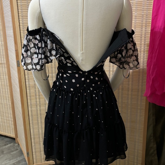 BCBG MAXAZRIA Ayanne Dress NWOT - Picture 4 of 8